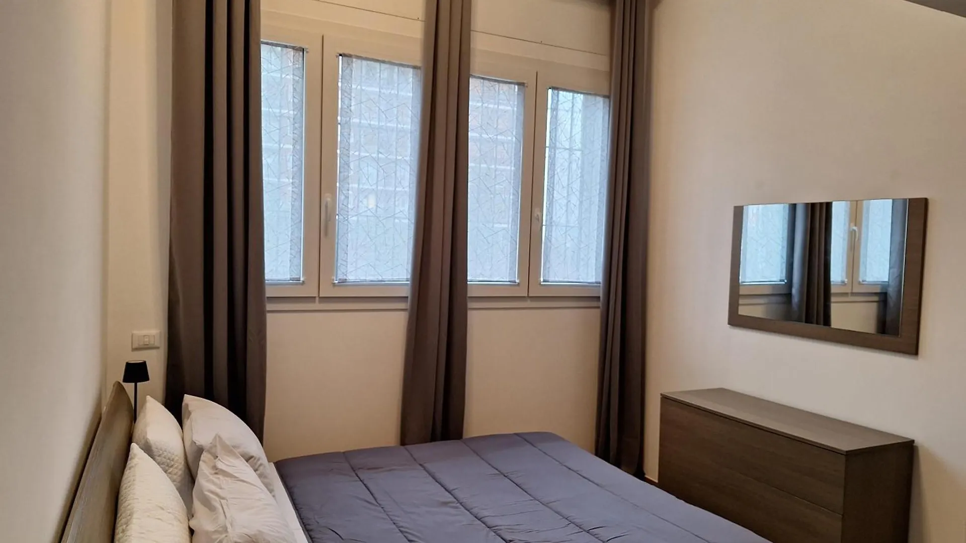 Palmanova Bilocale In Affitto Breve Apartment Milan