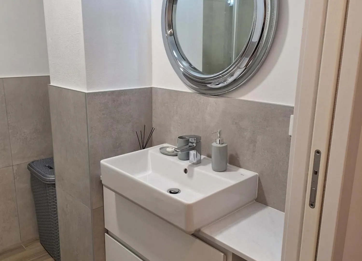 Palmanova Bilocale In Affitto Breve Apartment Milan